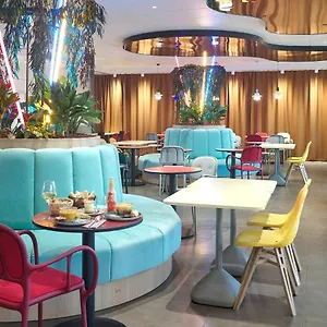 Hotel 17 Batignolles